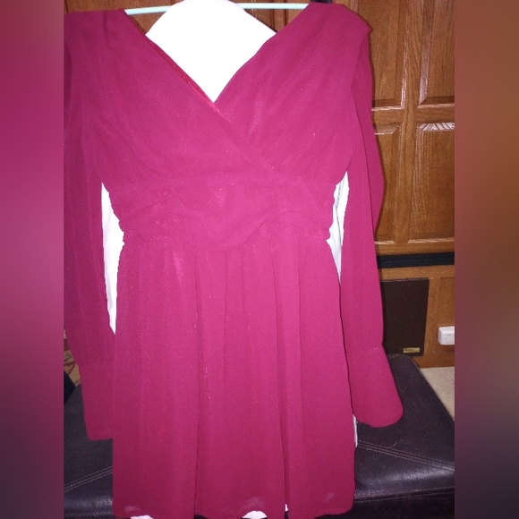 Lilly Anne Mini Dress with Long Sleeves - Picture 1 of 3
